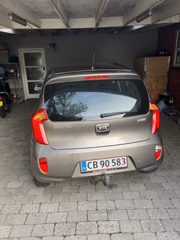 KIA 
                PICANTO Thumbnail 4