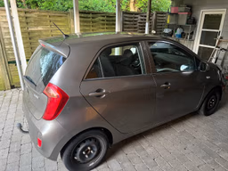 KIA 
                PICANTO Thumbnail 3