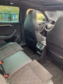 SKODA 
                SUPERB COMBI Thumbnail 10