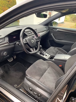 SKODA 
                SUPERB COMBI Thumbnail 6