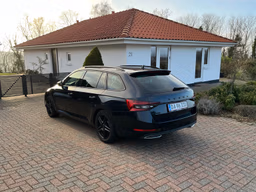 SKODA 
                SUPERB COMBI Thumbnail 4