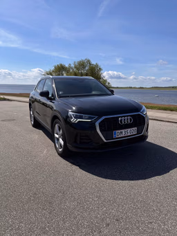 AUDI 
                Q3 Thumbnail 1
