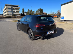 VOLKSWAGEN 
                GOLF Thumbnail 5