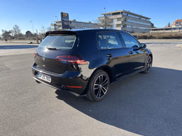 VOLKSWAGEN 
                GOLF Thumbnail 7