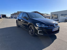 VOLKSWAGEN 
                GOLF Thumbnail 3