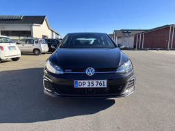 VOLKSWAGEN 
                GOLF Thumbnail 2