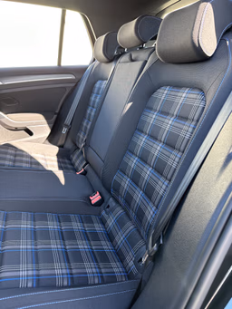 VOLKSWAGEN 
                GOLF Thumbnail 11