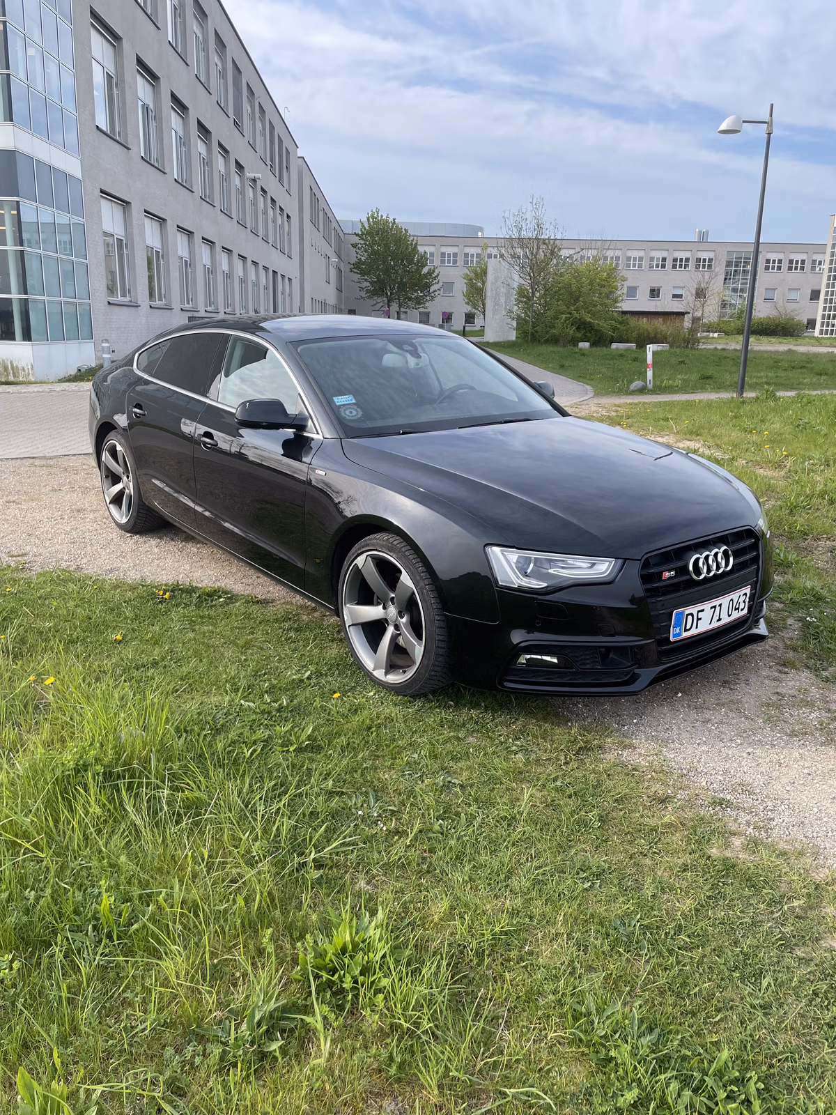 AUDI 
                A5 SPORTBACK 1
