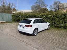 AUDI 
                A3 Sportback Thumbnail 8
